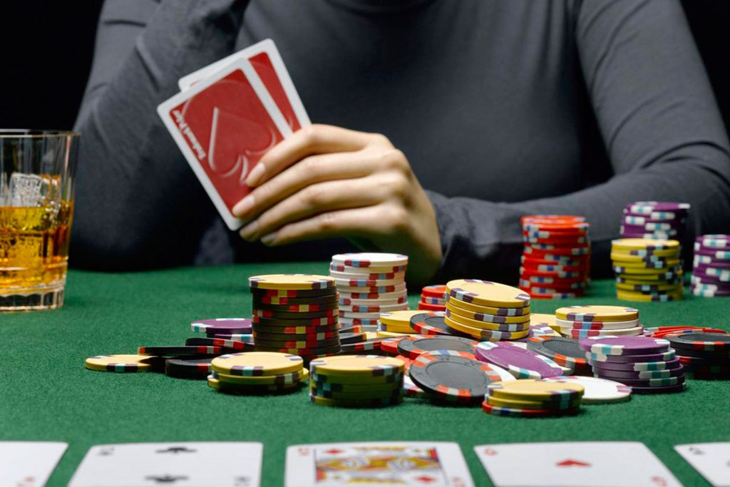 Tricks to Play Poker QQ Online